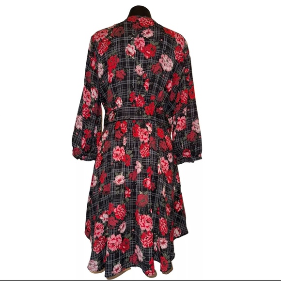 NWT Torrid Wrap Blouse - Picture 2 of 9